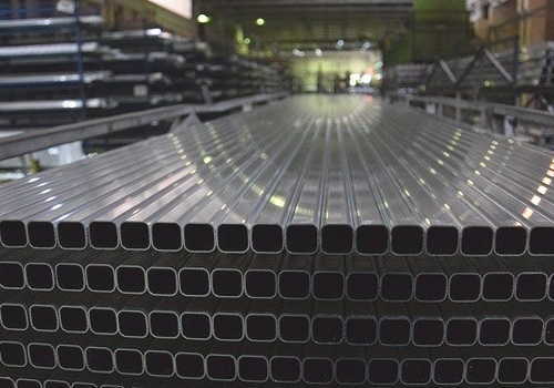 中分類23非鉄金属製造業のアルミニウム生産